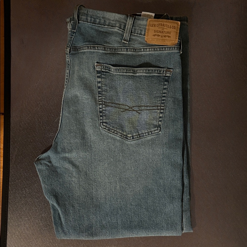 Levi's Relaxed Fit Denim Jeans - Classic Blue